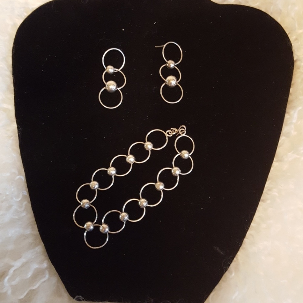 Sterling Silver necklace & matching earrings